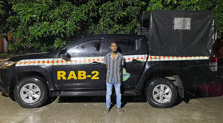 মোহাম্মদপুরে চাপাতিসহ ছিনতাইকারী আটক